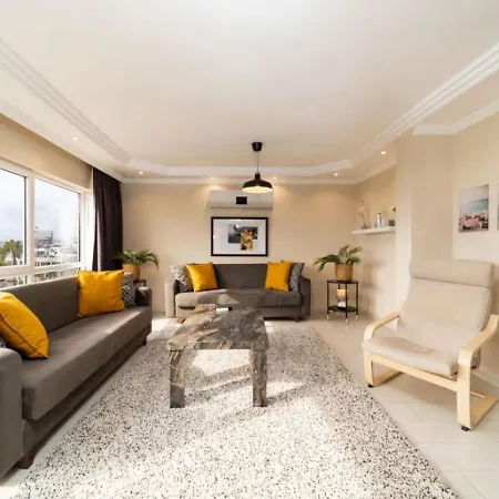 Daire Exquisite Flat With Sea View Near Hadrian Gate Antalya