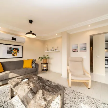Missafir Exquisite Flat Near Hadrian's Gate *