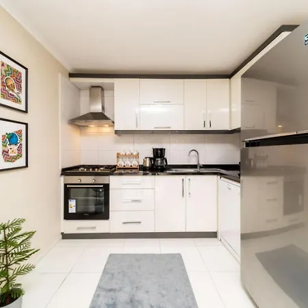 Exquisite Flat With Sea View Near Hadrian Gate Apartmán Antalya